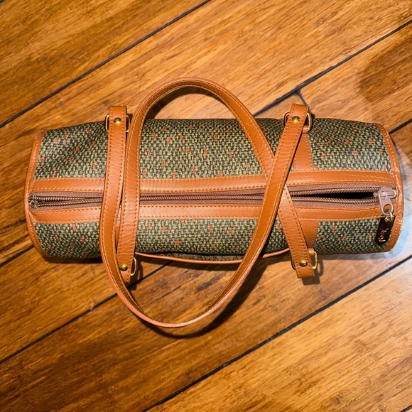 💥HP💥Beautiful Authentic YSL 2 Way Bag! - Picture 9 of 13